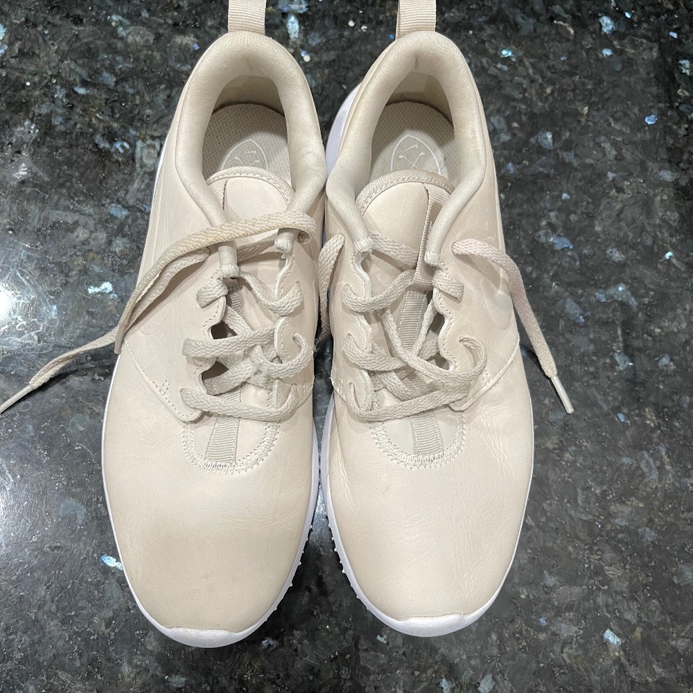 Nike golf shoe beige